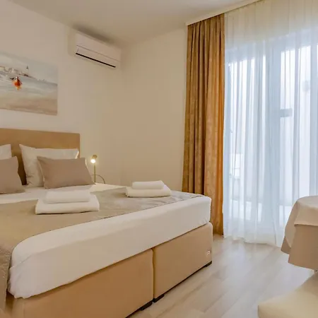 Baska Voda Apartments - City Center, Steps From The Beach, Free Parking Exterior photo