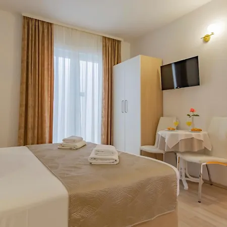 Baska Voda Apartments - City Center, Steps From The Beach, Free Parking Exterior photo