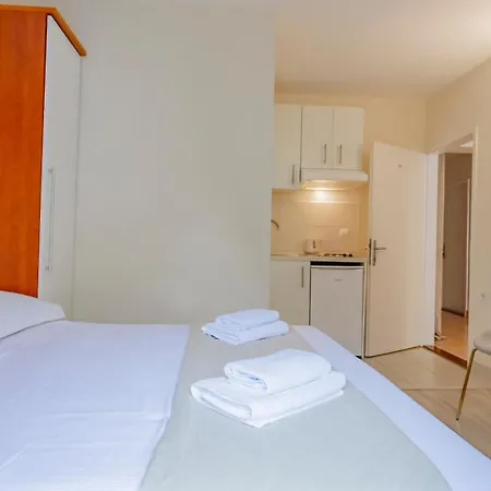Baska Voda Apartments - City Center, Steps From The Beach, Free Parking Exterior photo