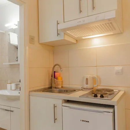 Baska Voda Apartments - City Center, Steps From The Beach, Free Parking Exterior photo