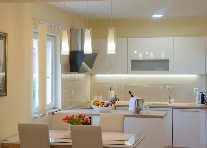 Baska Voda Apartments - City Center, Steps From The Beach, Free Parking
