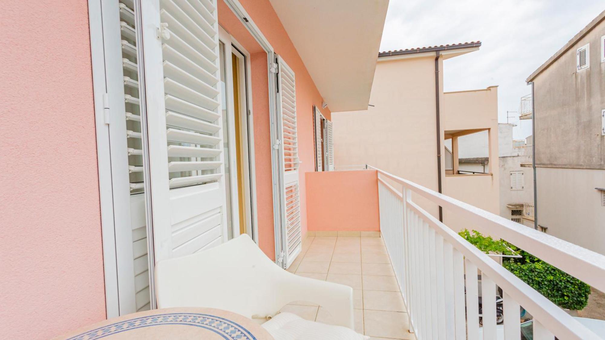 Baska Voda Apartments - City Center, Steps From The Beach, Free Parking