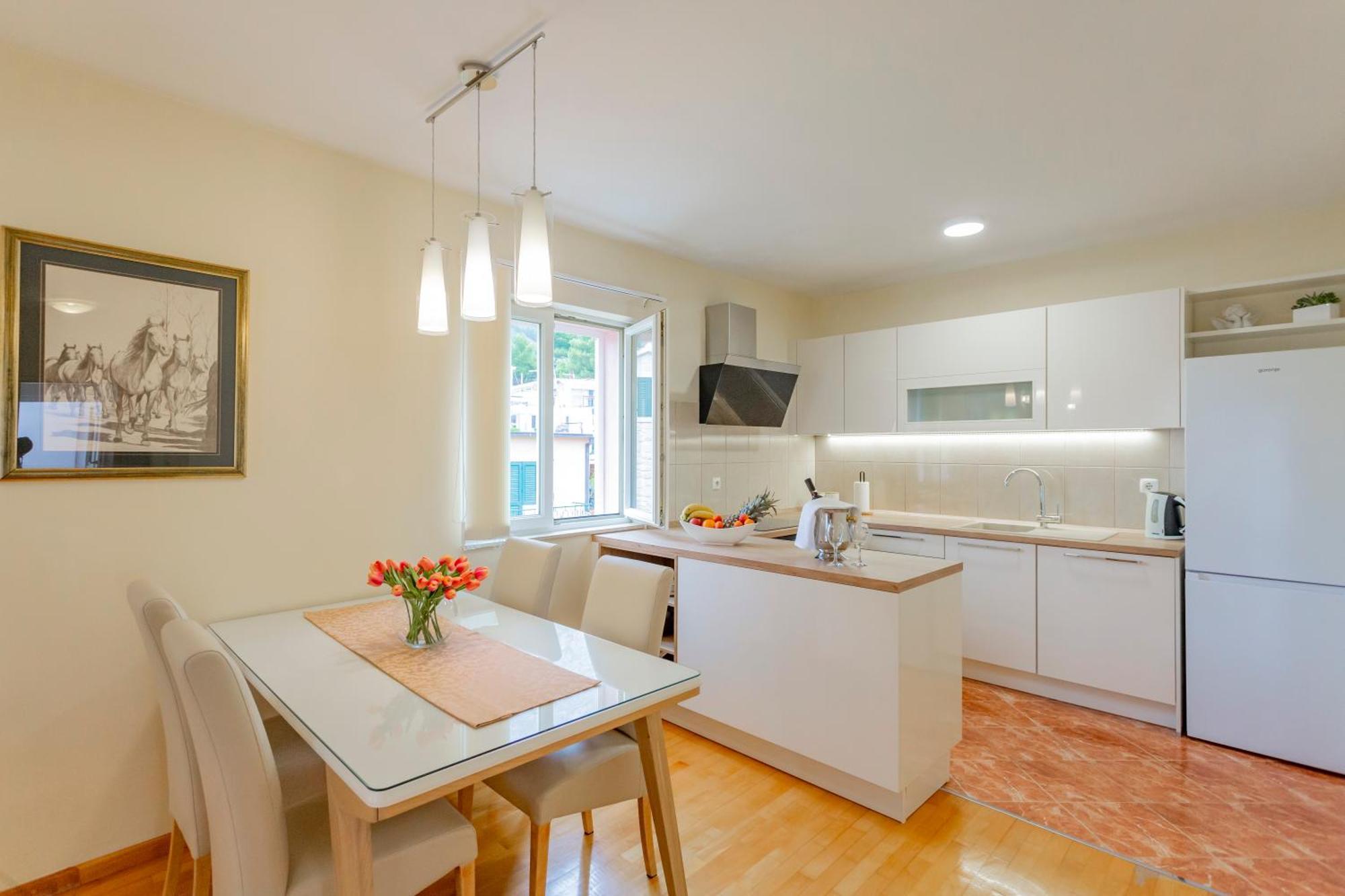 Baska Voda Apartments - City Center, Steps From The Beach, Free Parking Baska Voda