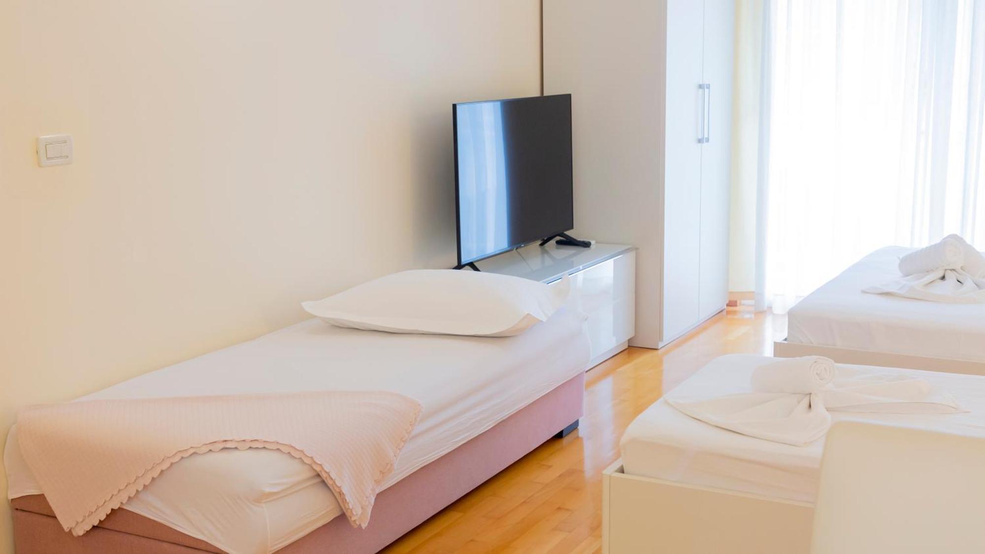 Apartma Baska Voda Apartments - City Center, Steps From The Beach, Free Parking Baska Voda