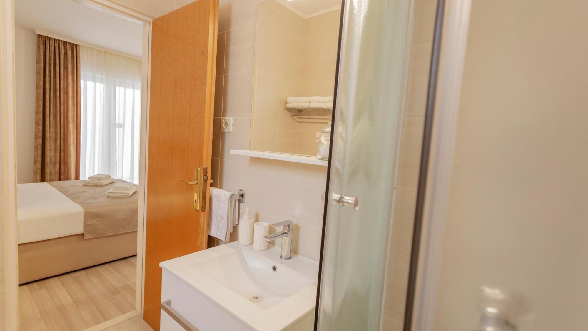 Baska Voda Apartments - City Center, Steps From The Beach, Free Parking Apartma *