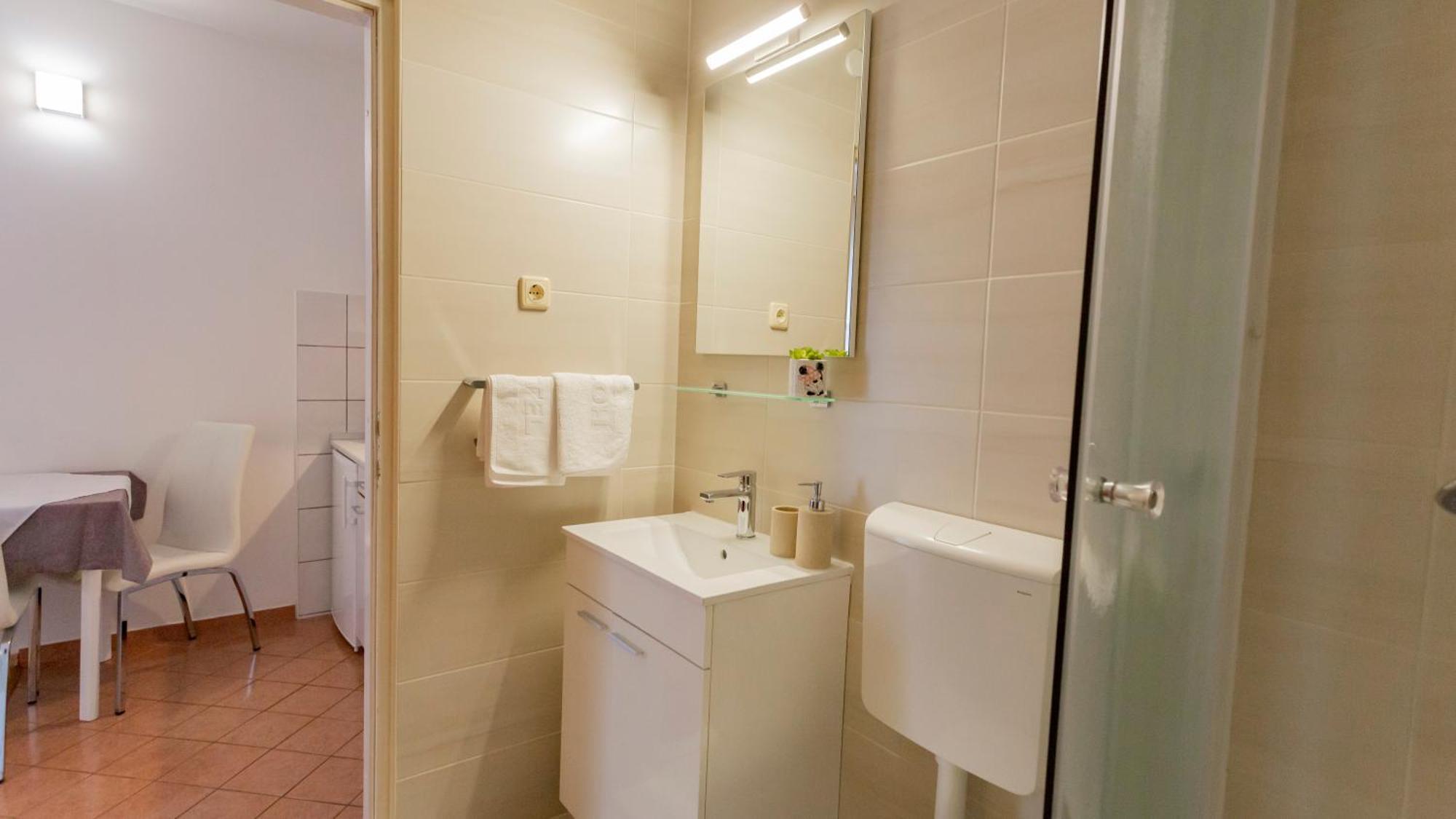 Baska Voda Apartments - City Center, Steps From The Beach, Free Parking *