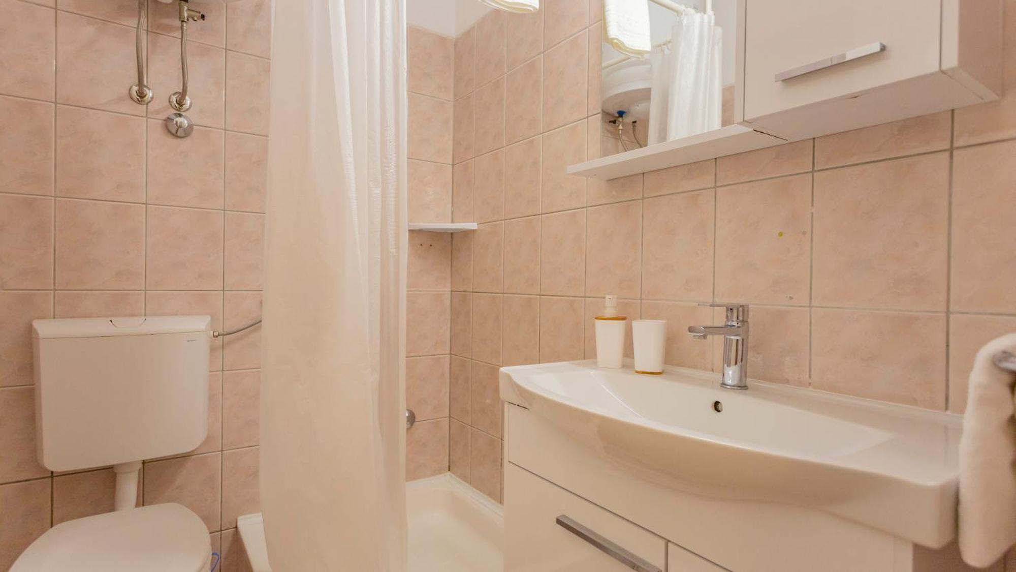 Baska Voda Apartments - City Center, Steps From The Beach, Free Parking