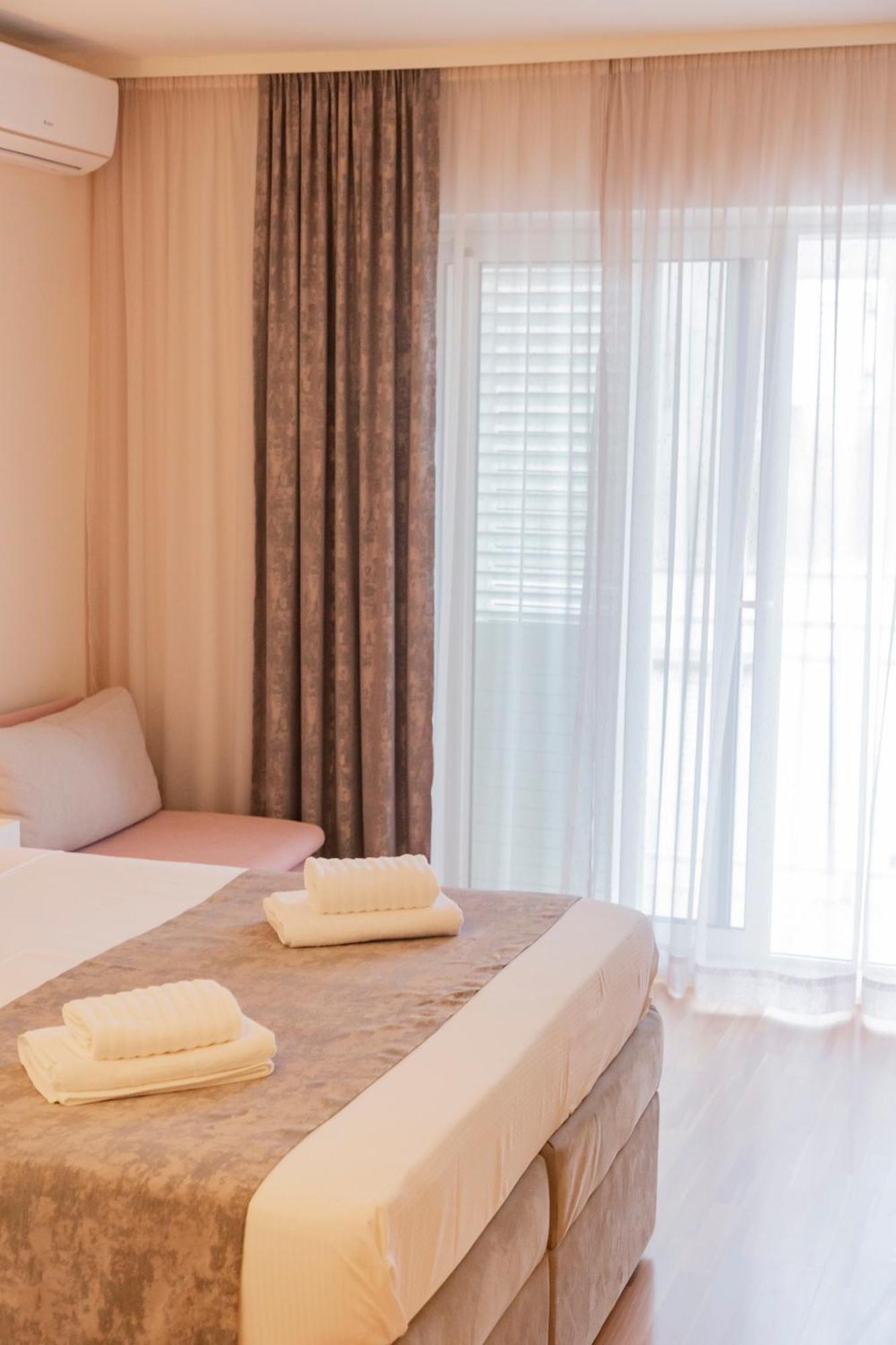 Baska Voda Apartments - City Center, Steps From The Beach, Free Parking