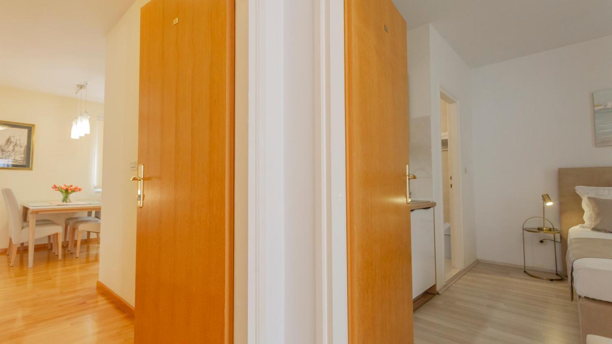 Baska Voda Apartments - City Center, Steps From The Beach, Free Parking Apartma