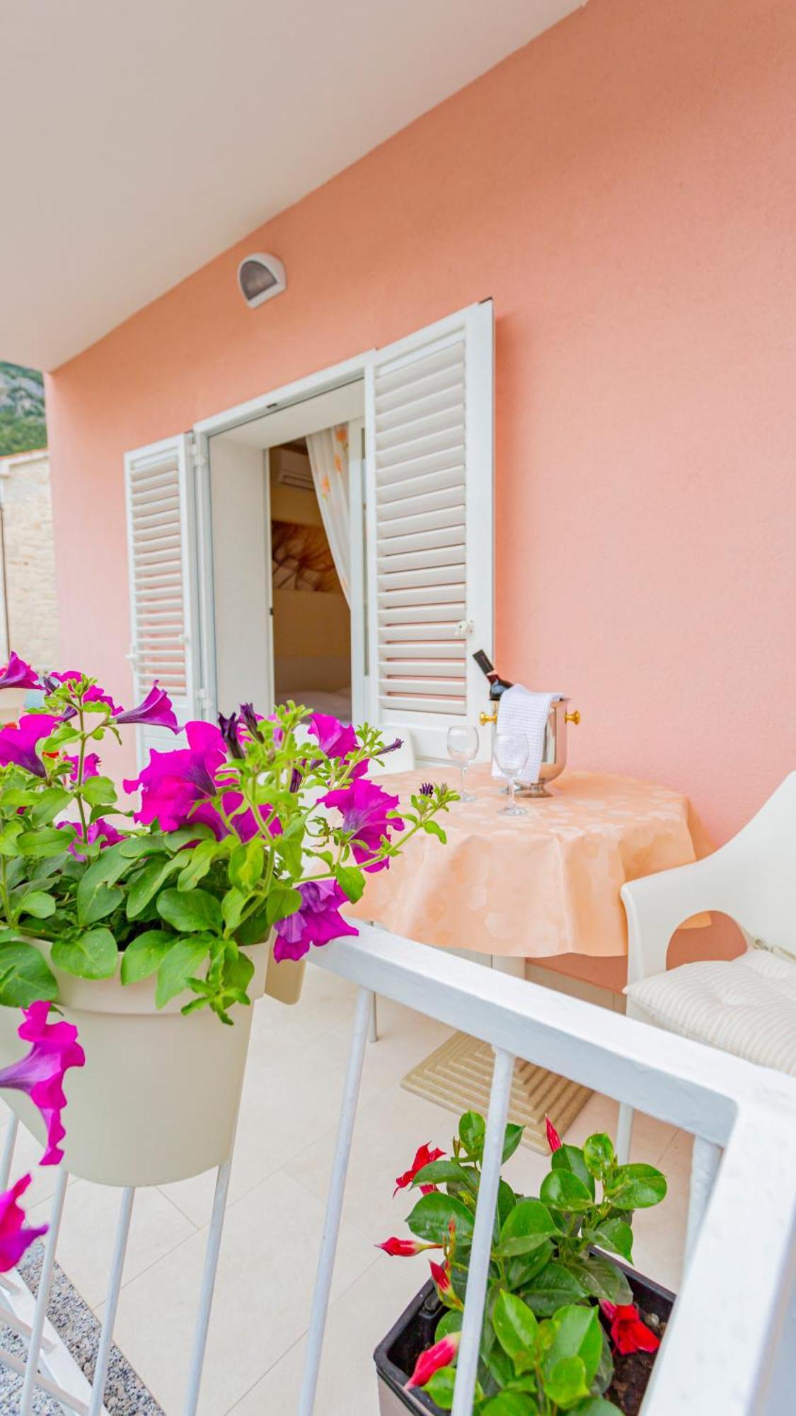 Apartmán Baska Voda Apartments - City Center, Steps From The Beach, Free Parking