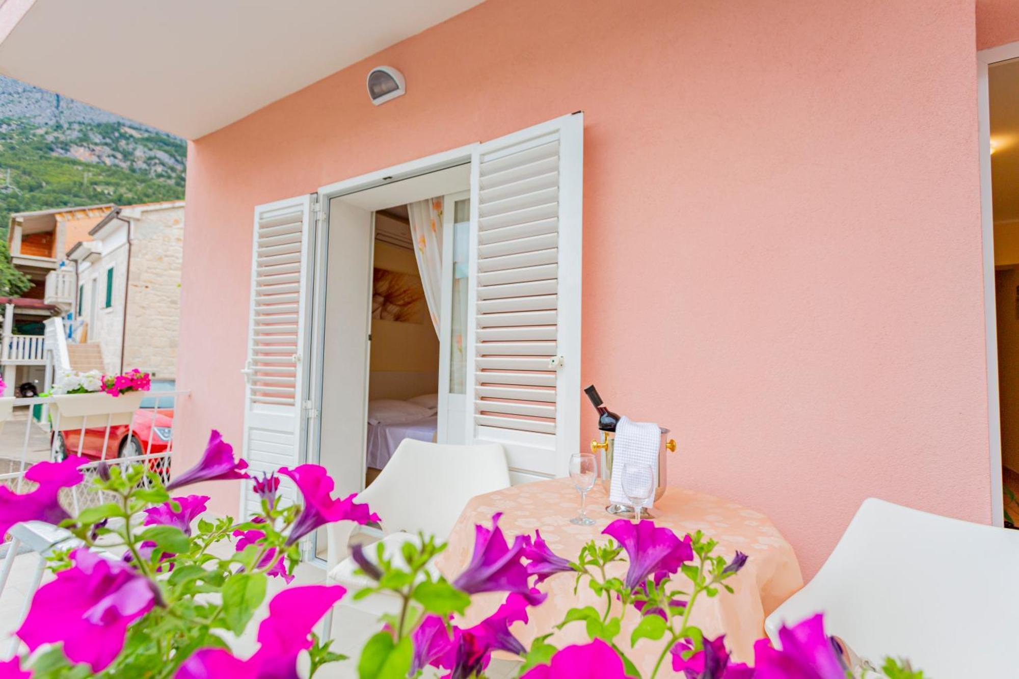 Baska Voda Apartments - City Center, Steps From The Beach, Free Parking Apartma Baska Voda