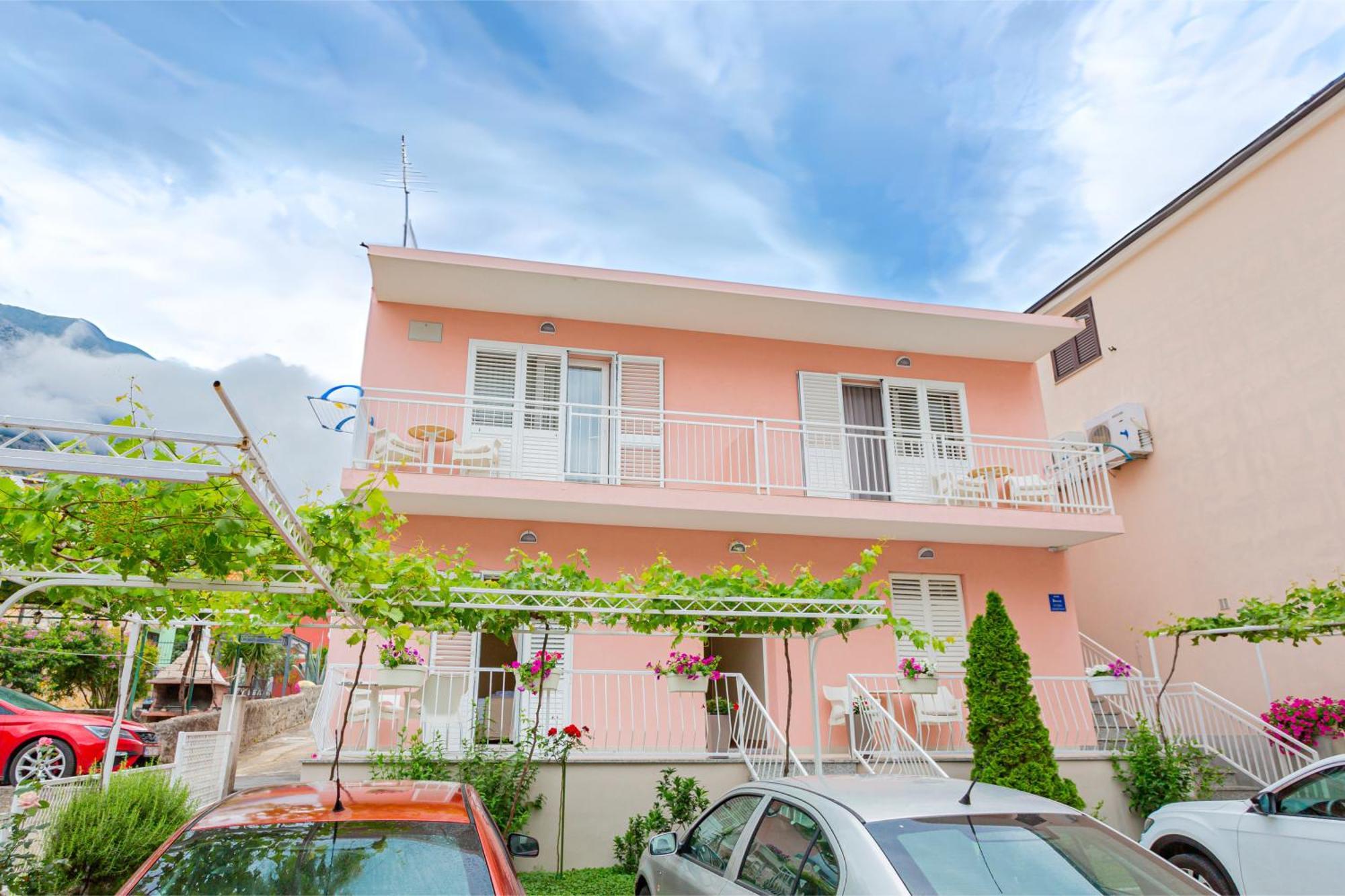 Apartmán Baska Voda Apartments - City Center, Steps From The Beach, Free Parking *